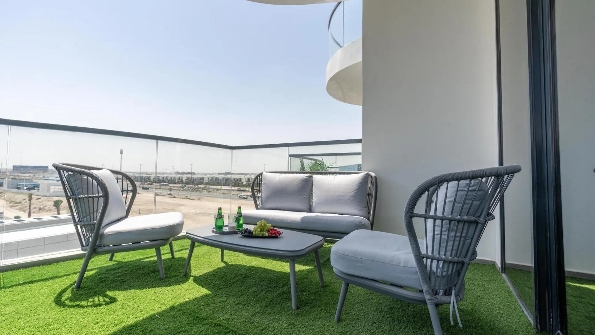 Apartmán Modern 2Br With Private Pool At Samana Golf Avenue Studio City By Vibel Dubaj