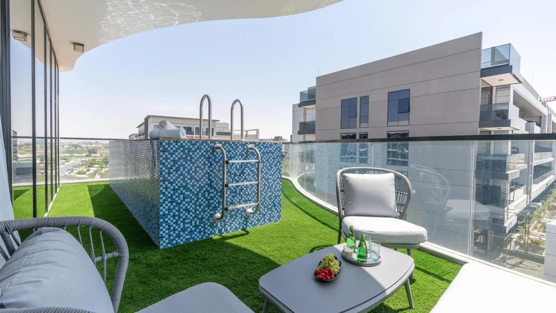 Modern 2Br With Private Pool At Samana Golf Avenue Studio City By Vibel Dubaj