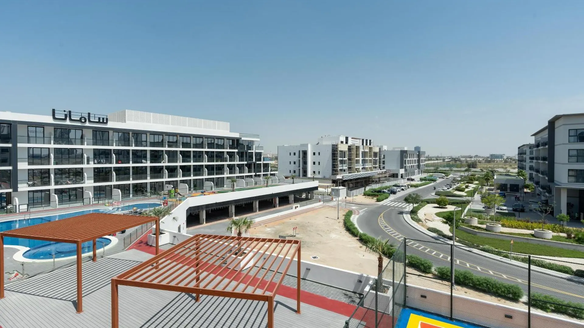 Modern 2Br With Private Pool At Samana Golf Avenue Studio City By Vibel Dubaj Apartmán