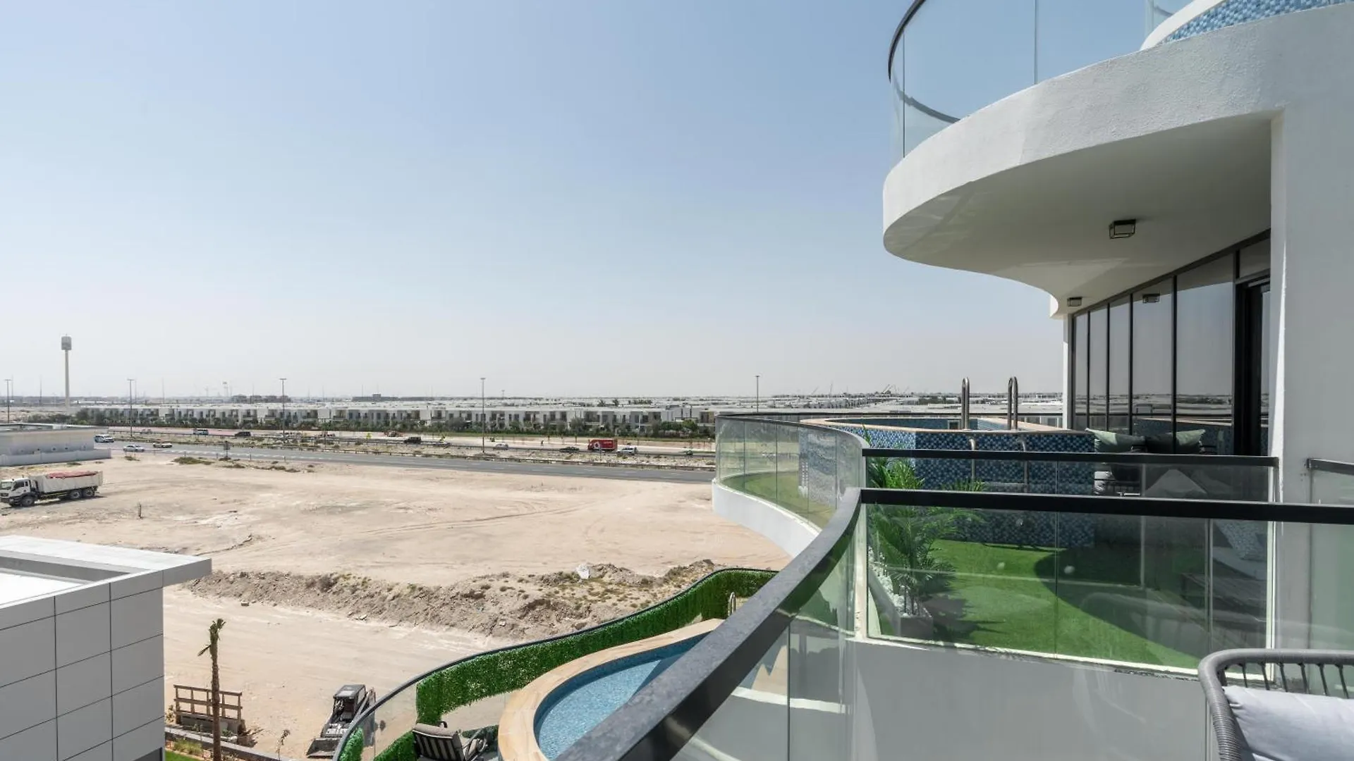 Apartmán Modern 2Br With Private Pool At Samana Golf Avenue Studio City By Vibel Dubaj