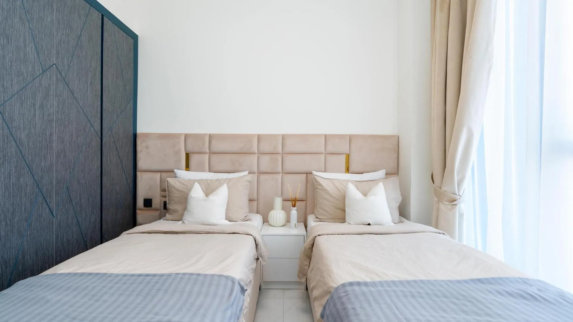 Apartmán Modern 2Br With Private Pool At Samana Golf Avenue Studio City By Vibel Dubaj