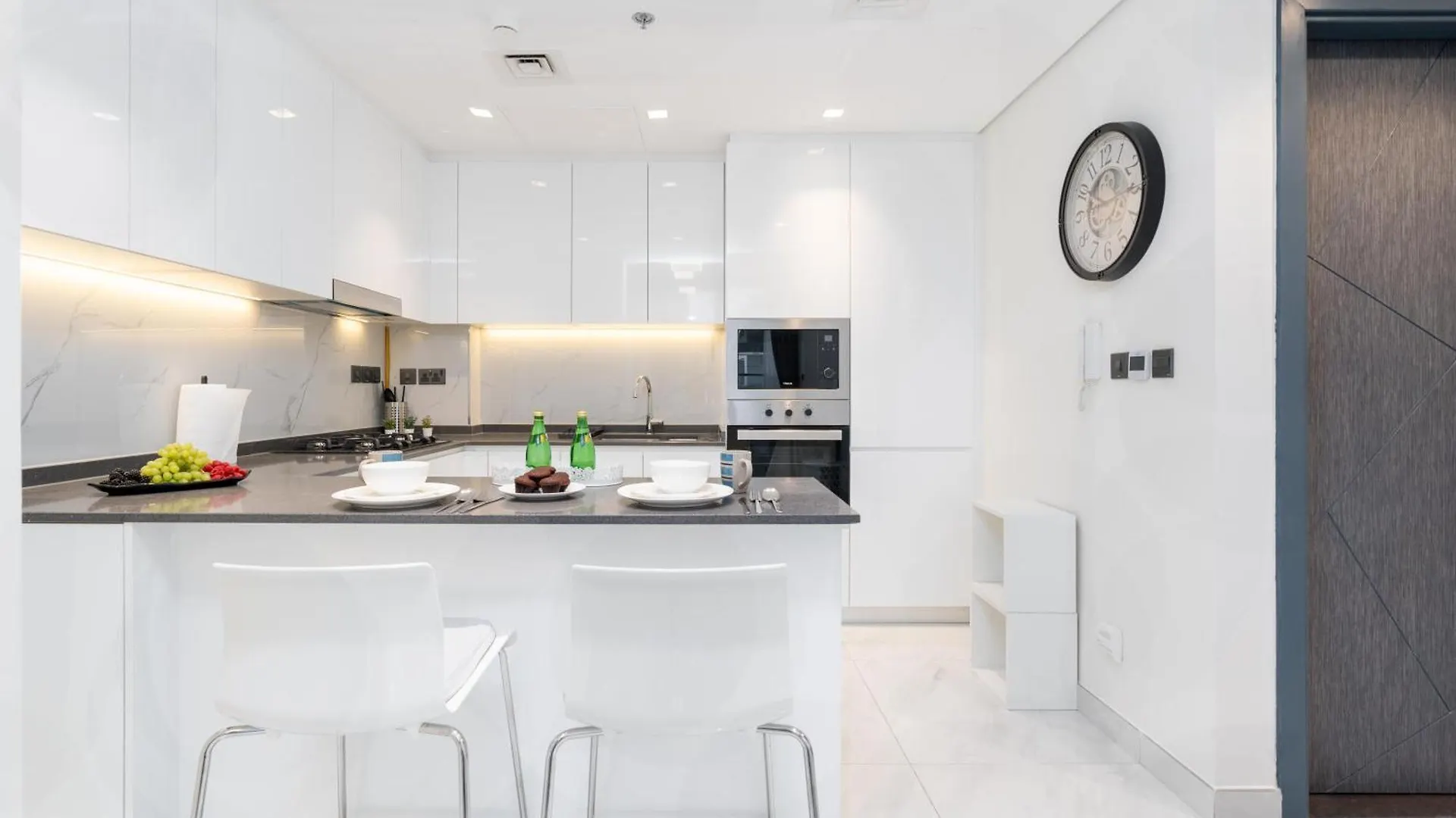Modern 2Br With Private Pool At Samana Golf Avenue Studio City By Vibel Dubaj