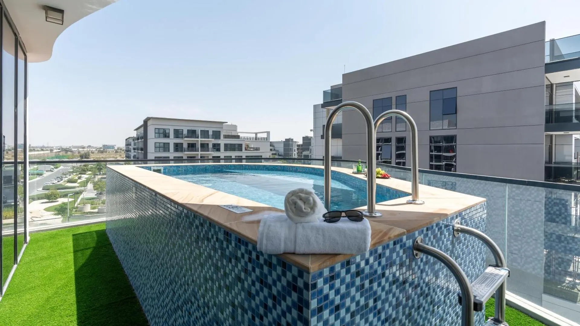 Modern 2Br With Private Pool At Samana Golf Avenue Studio City By Vibel Dubai