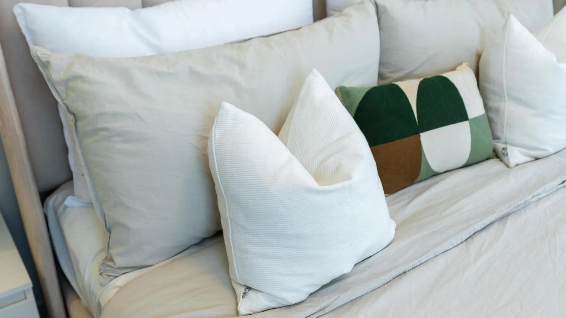 Apartment Modern 2Br With Private Pool At Samana Golf Avenue Studio City By Vibel Dubai