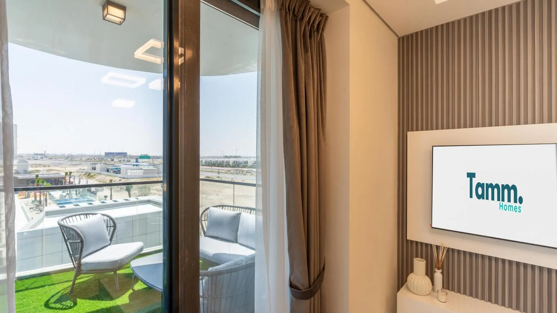 Modern 2Br With Private Pool At Samana Golf Avenue Studio City By Vibel Dubai Apartment