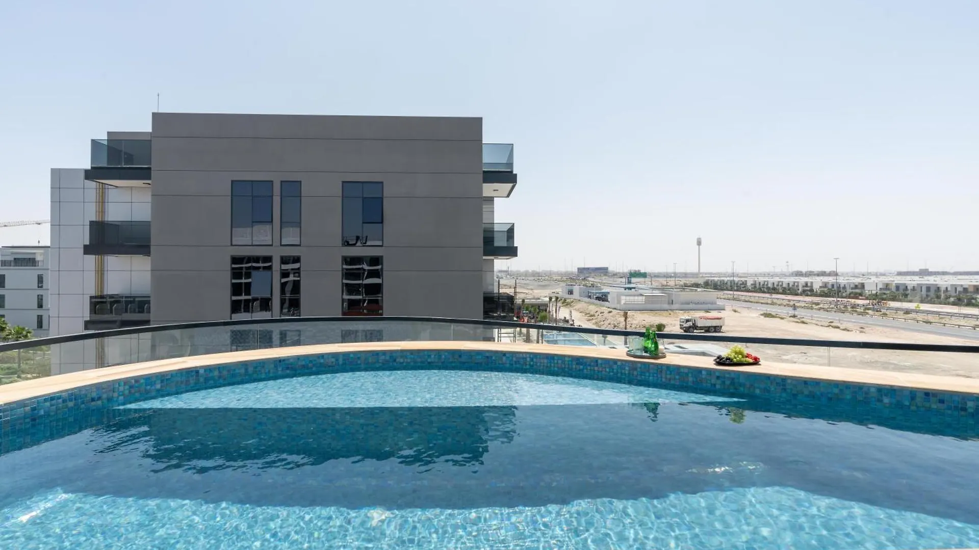 Apartment Modern 2Br With Private Pool At Samana Golf Avenue Studio City By Vibel Dubai