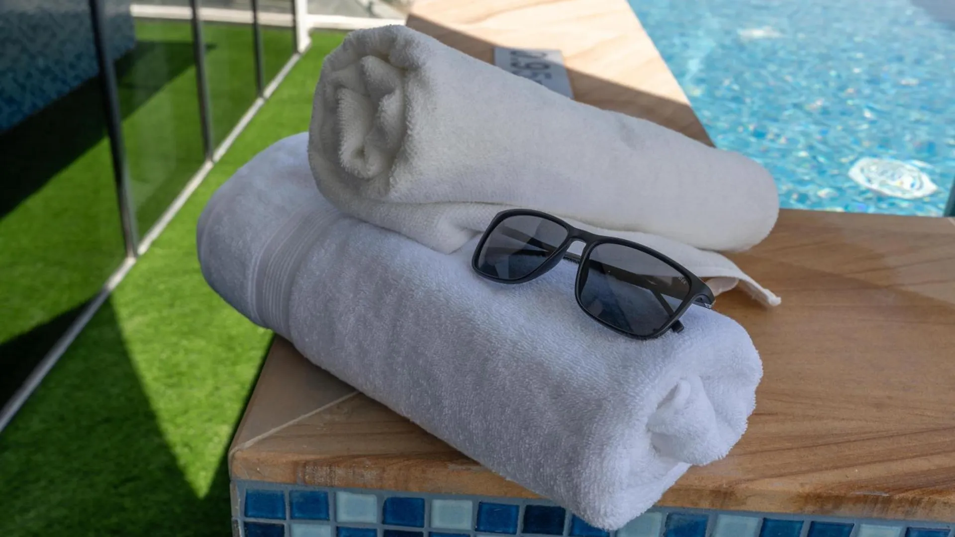 Modern 2Br With Private Pool At Samana Golf Avenue Studio City By Vibel Dubai United Arab Emirates